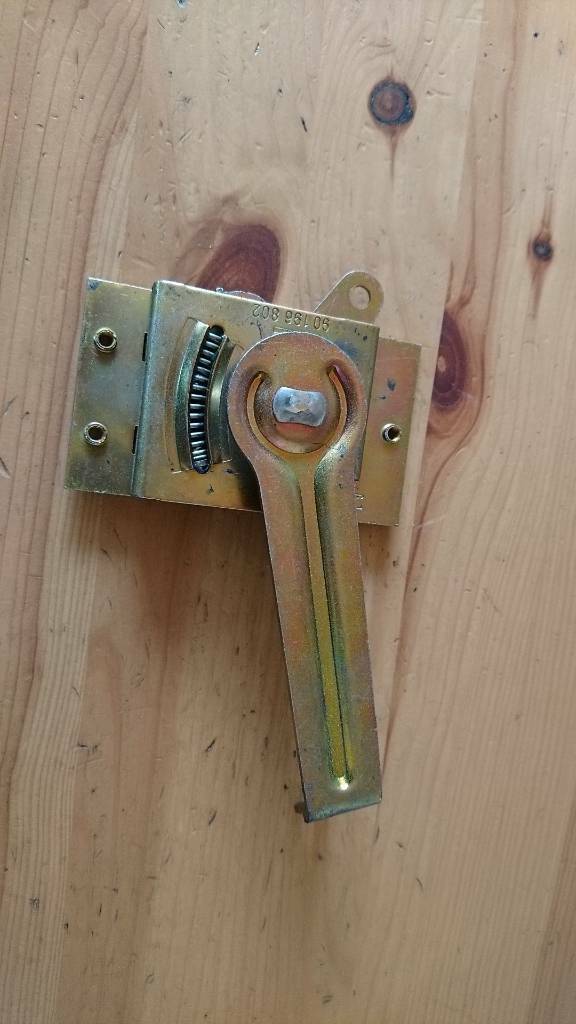 Kadett E Schloss Rückwand links neu original GM