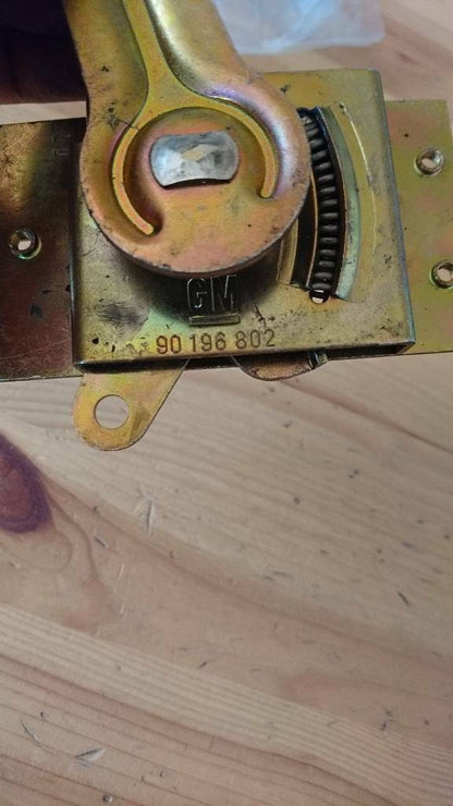 Kadett E Schloss Rückwand links neu original GM