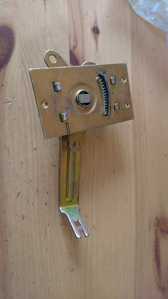 Kadett E Schloss Rückwand links neu original GM