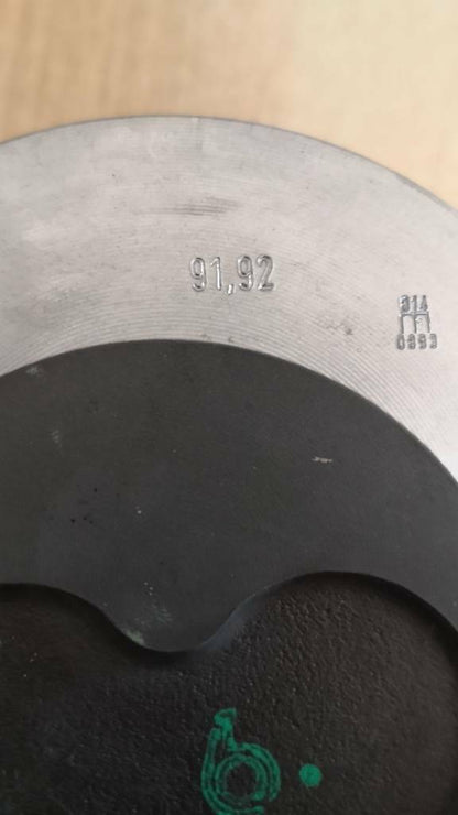Opel Omega A Kolben mit Bolzen und Ringen Neu Original GM