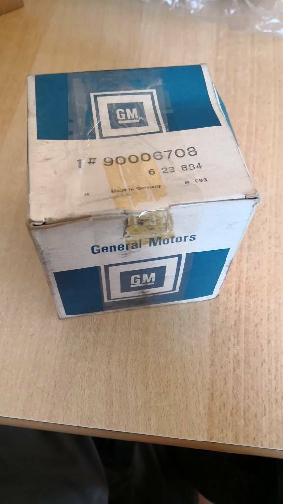 Opel Omega A Kolben mit Bolzen und Ringen Neu Original GM