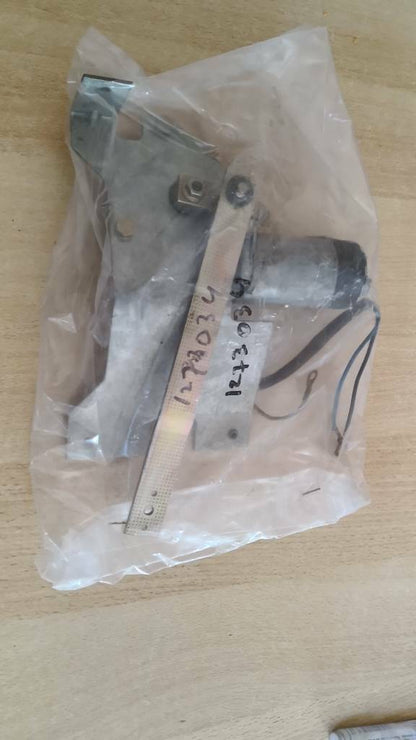 Opel Kadett D Caravan Wischermotor Hinten Neu Original GM