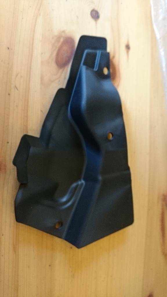 Agila B Wasserabweiser Stirnwand oben rechts Neu Opel