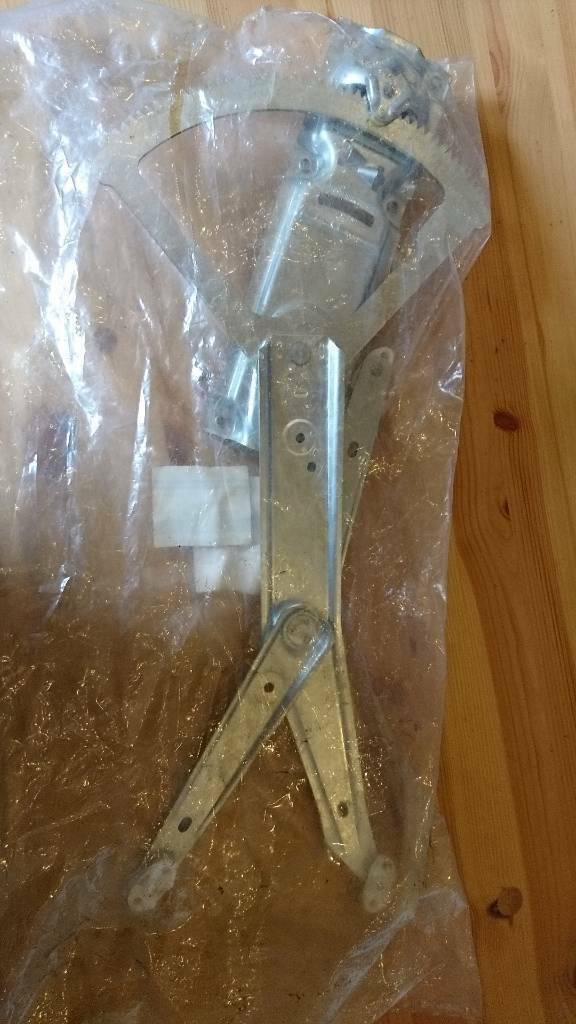 Corsa B Tigra A Fensterheber manuell vorne links neu original GM