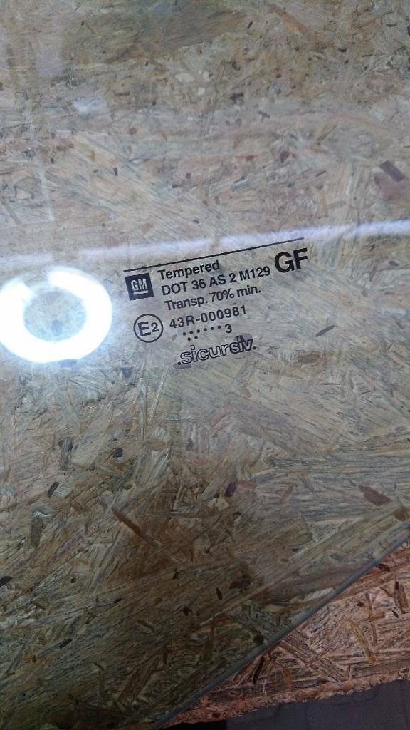 Corsa B Seitenscheibe hinten links Türe neu original GM