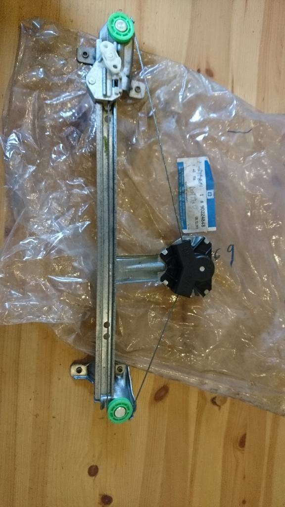 Omega a Senator b Fensterheber hinten rechts manuell neu gm