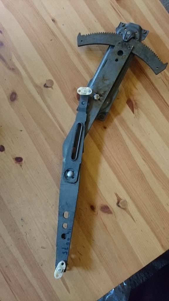 Ascona C CC Fensterheber links neu original GM
