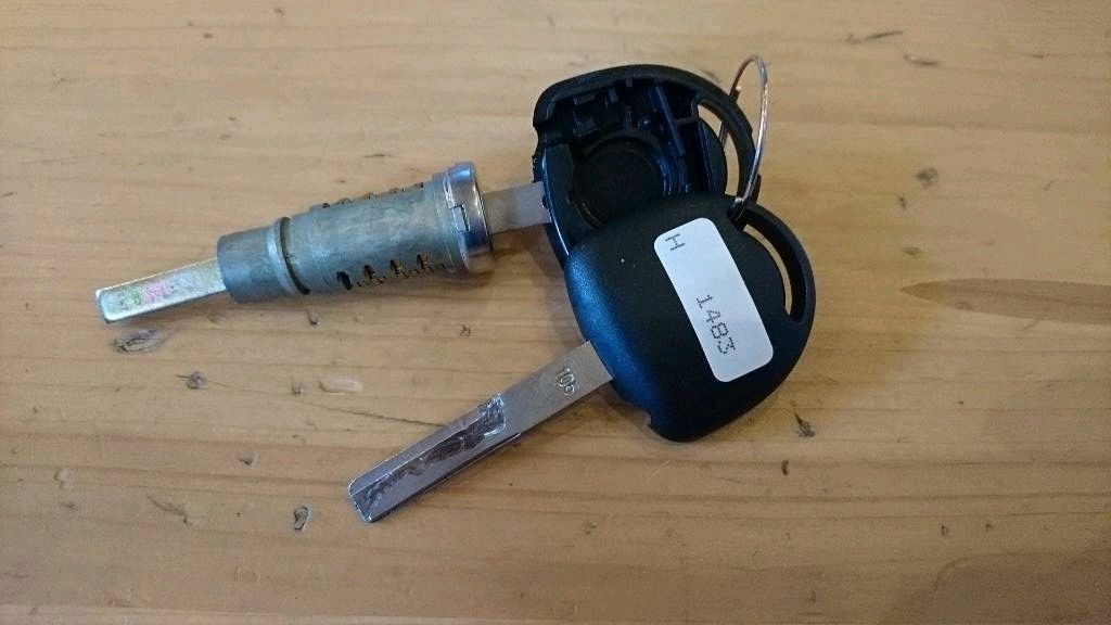 Ascona C Schließzylinder Heckklappe 2 Schlüssel neu original GM