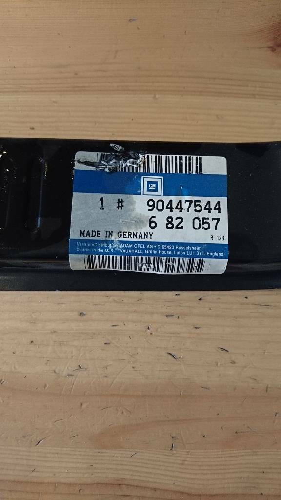 Opel Omega B Querträger Befestigung hinten neu original GM
