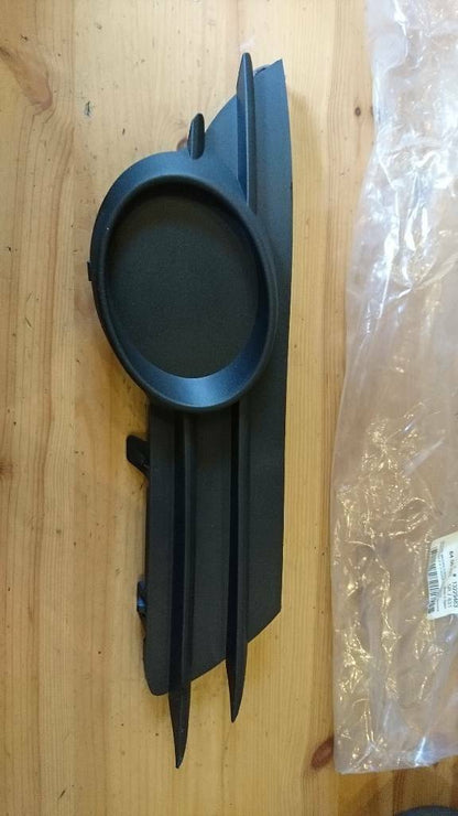 Corsa D Stoßstangeneinsatz Nebelscheinwerfer neu original GM