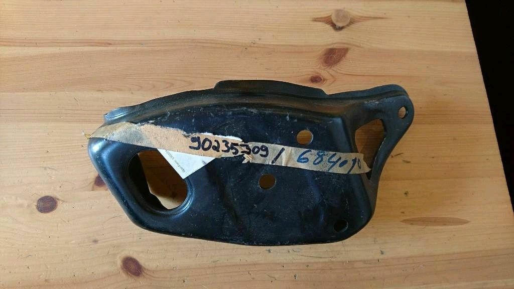 Kadett E Motoraufhängung Halter vorne links neu original GM