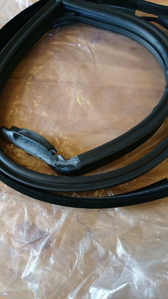 Opel Omega B Fensterdichtung hinten links neu original GM