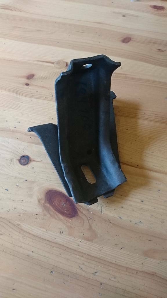Opel Omega B Motorhalter vorne links neu original GM
