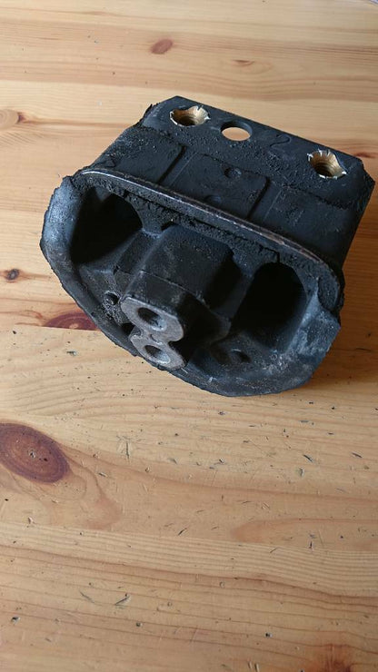 Kadett e dämpfungsbuchse motorlager neu original gm 90199331