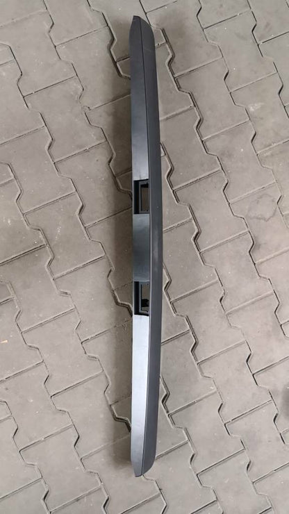 Original GM Renault Traffic Opel Vivaro Griffleiste Heckklappe Neu