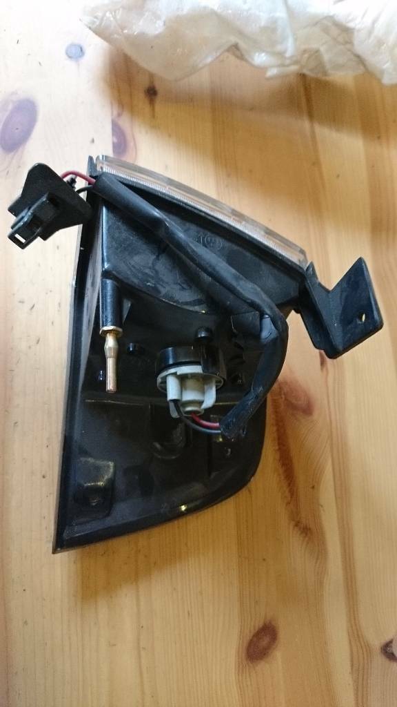 Mazda 323 Blinker vorne rechts neu original