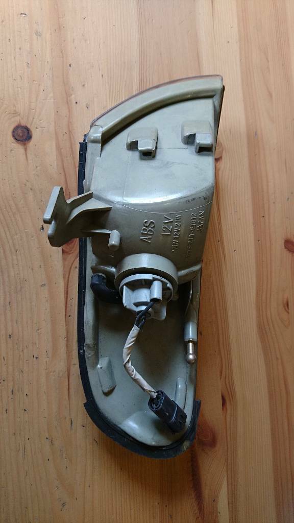 Mazda 626 Blinker rechts neu original KOITO