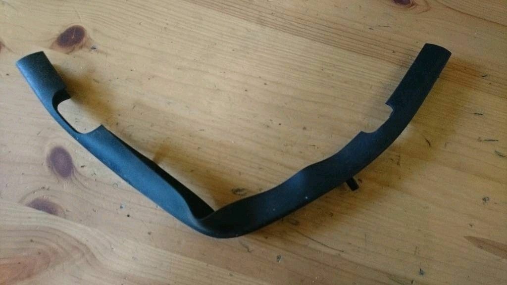 Mazda 626 Dichtung Haube Scheinwerfer rechts neu