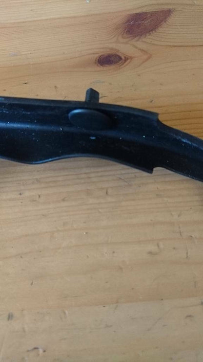 Mazda 626 Dichtung Haube Scheinwerfer rechts neu
