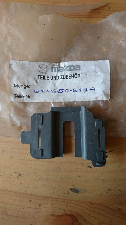 Mazda 626 Wagon Stoßstange Halter Clip neu