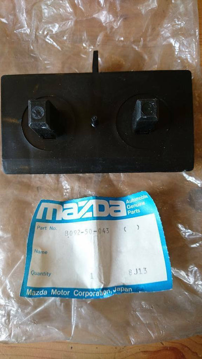 Mazda 323 Station Wagon Stoßstangen Halter neu Original