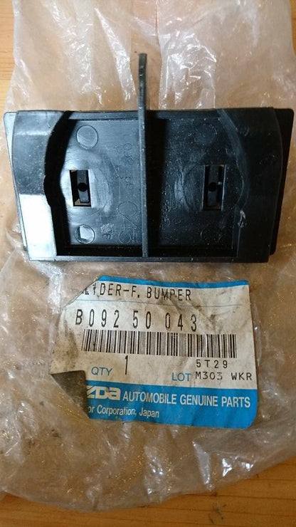 Mazda 323 Station Wagon Stoßstangen Halter neu original
