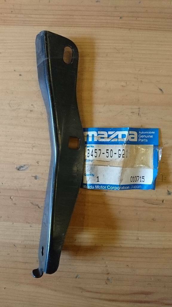 Mazda 323 Stoßstangen Halter neu original