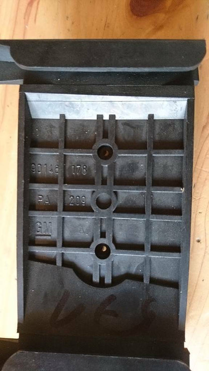 Rekord E Stoßstangen Halter hinten rechts neu GM 90148178
