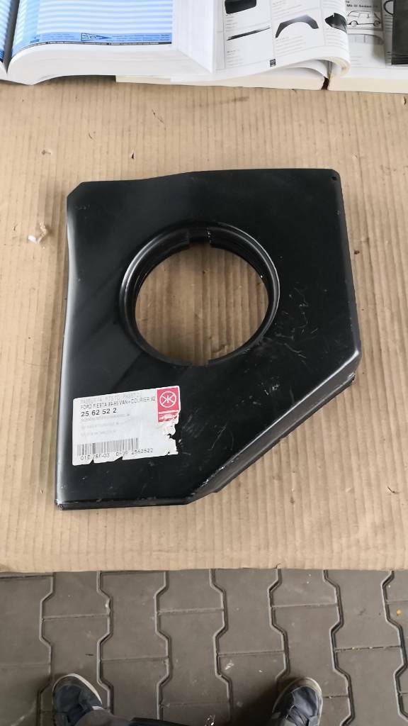Ford Fiesta Reparaturblech Tankloch Neu Original Klokkerholm