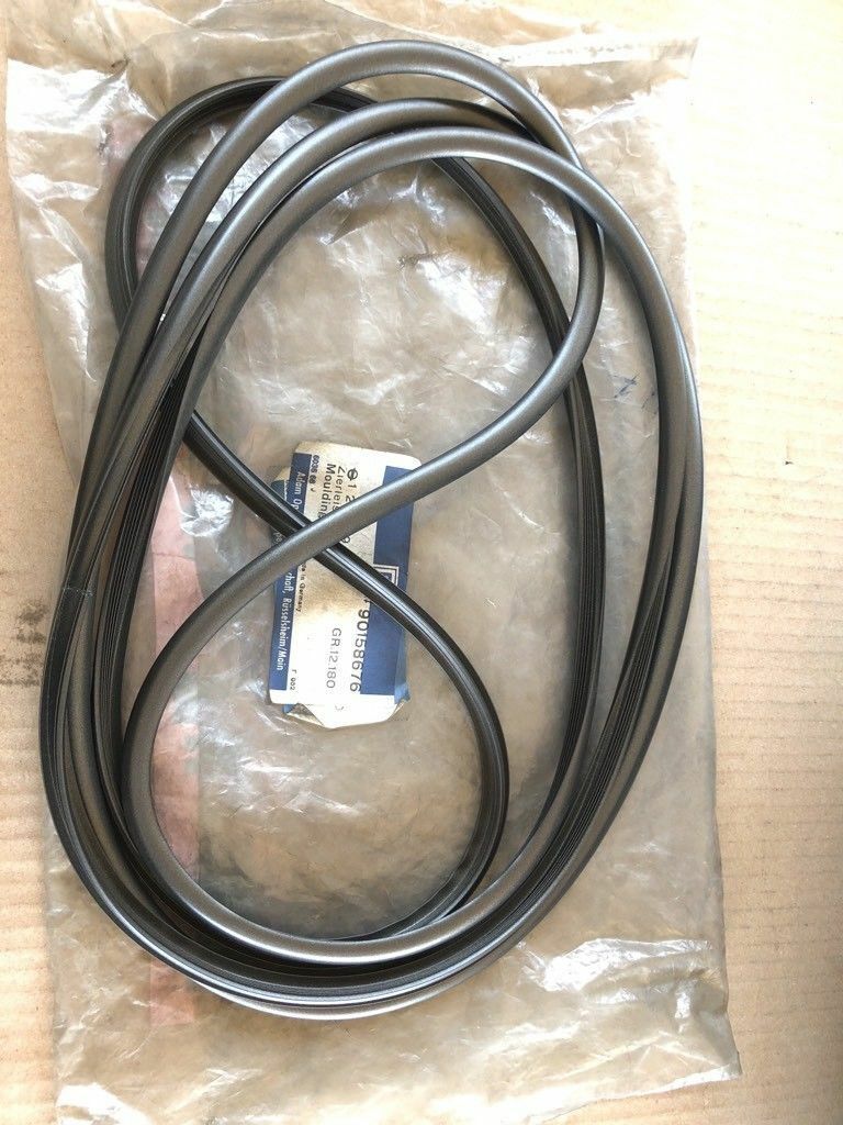 Original GM Opel Ascona C Zierleiste Heckscheibe Antrazit *NEU*
