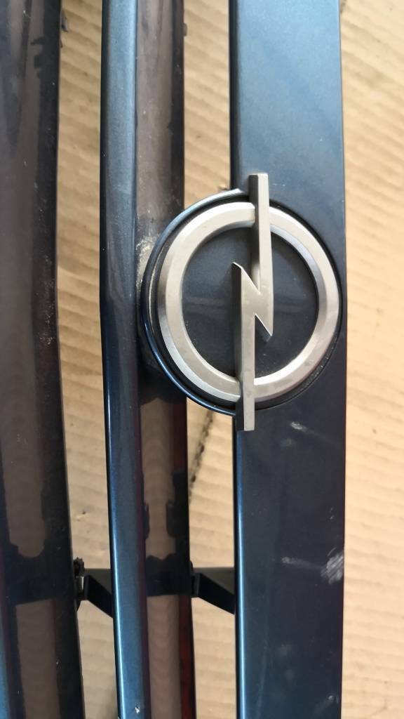 Opel Ascona C Kühlergrill Gebraucht original GM