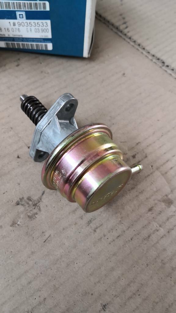 Opel Frontera Benzinpumpe neu original GM