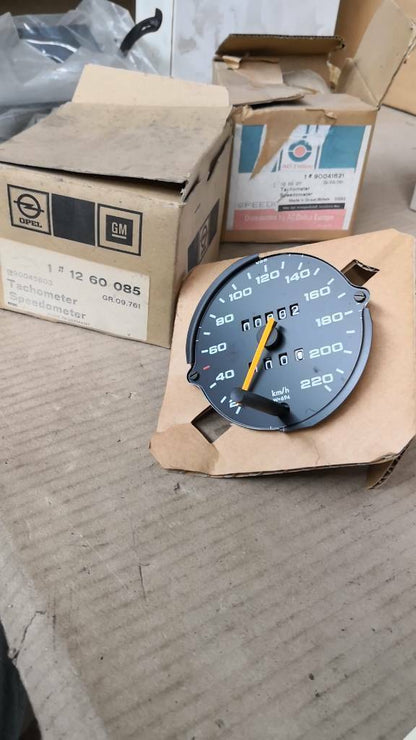 Opel Tachometer Neu Original GM Modell Unbekannt