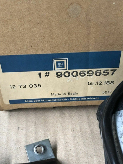 Original GM Opel Kadett D Heckwischermotor 90069657 *NEU*