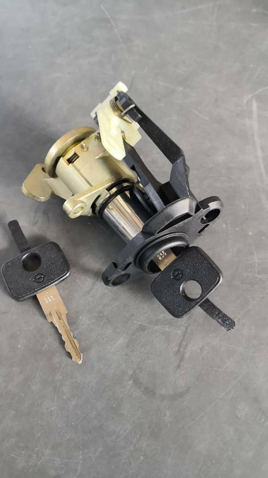 Opel Senator B Heckklappenschloss Neu Original GM