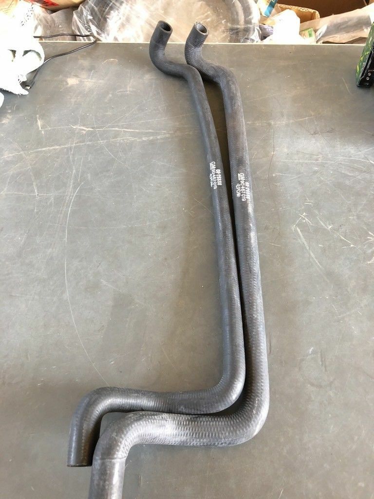 Original GM Opel Omega B Kühlmittelschlauch vorne *NEU*