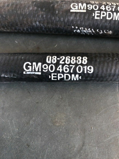 Original GM Opel Omega B Kühlmittelschlauch vorne *NEU*
