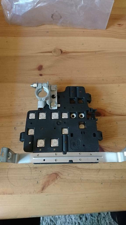 Opel Vivaro Sicherungskasten Halter neu original GM
