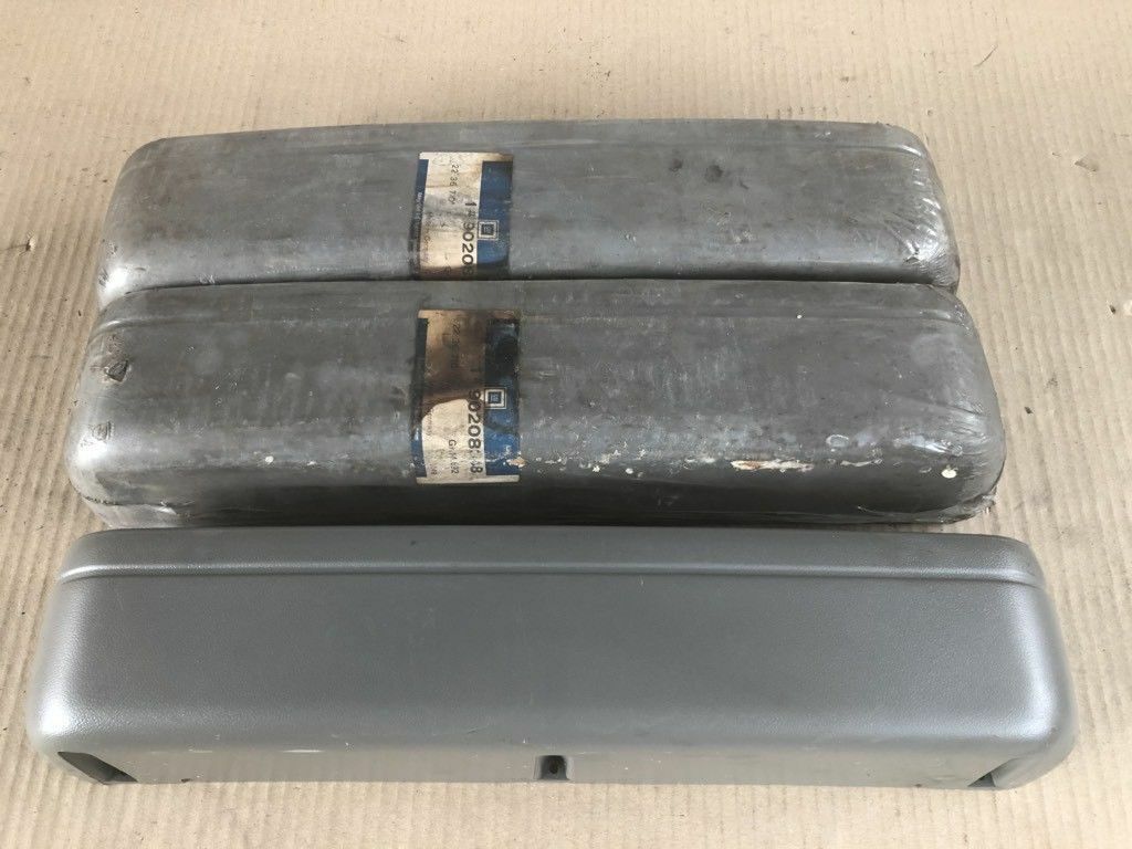 Original GM Opel Kadett E Ablagekasten Vordertür Grau Neu