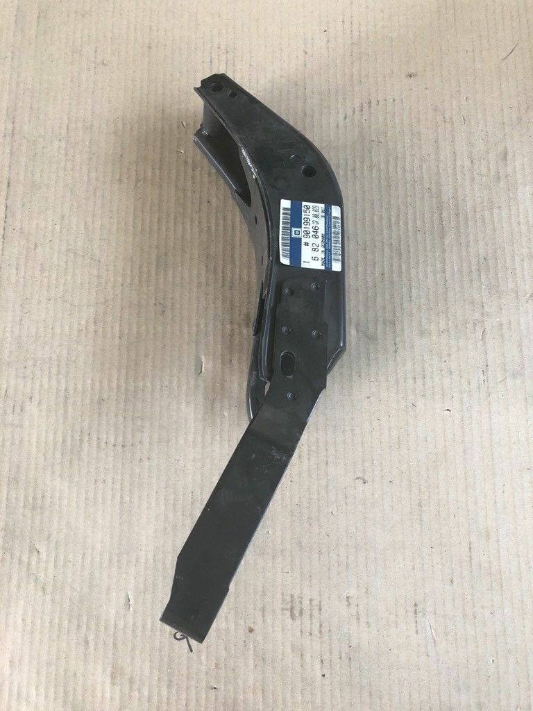Original GM Opel Kadett E Halter Motoraufhängung hinten *NEU*
