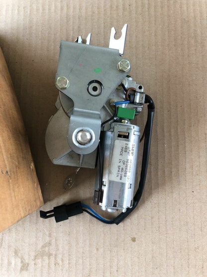 Original GM Opel Corsa B Scheibenwischer Motor hinten Neu