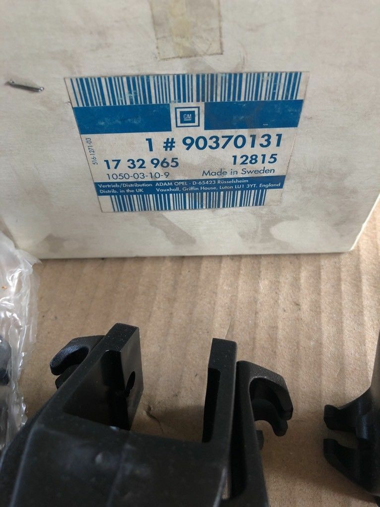 Original GM Opel Vectra A B Senator B Dachträger Befestigungsteile Neu