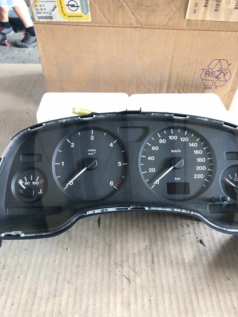 Original GM Opel Astra G Tacho *NEU*