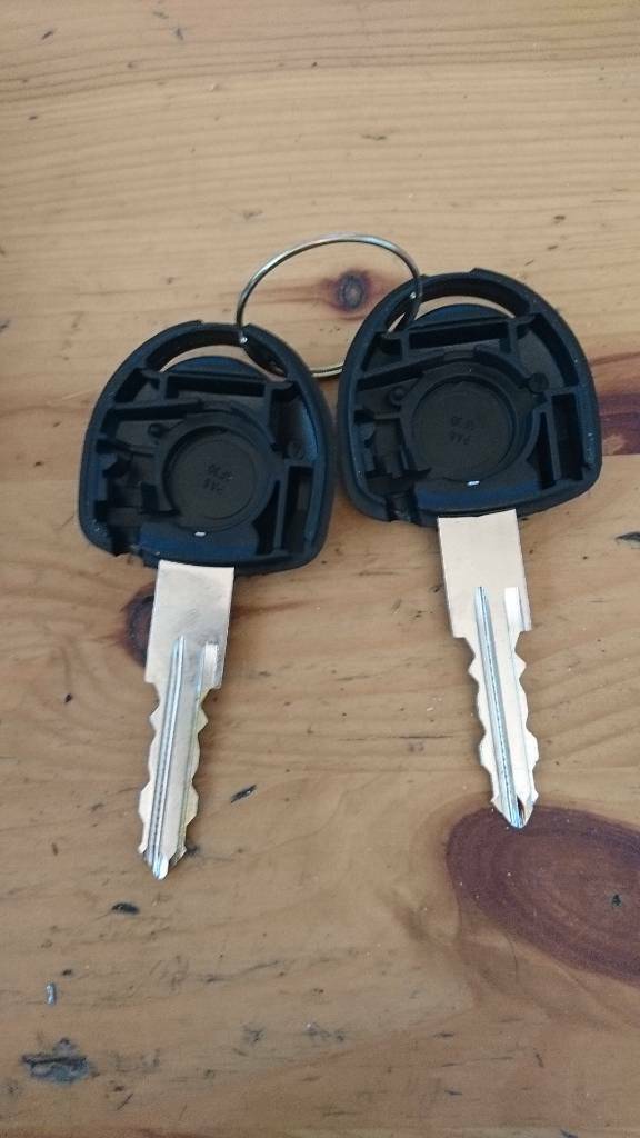 Astra F schloss Schließzylinder Heckklappe 2 Schlüssel neu GM