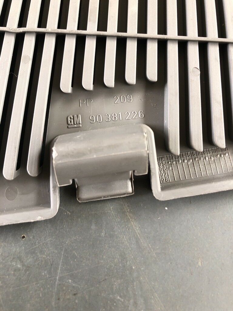 Original GM Opel Astra F CC Rückleuchte Abdeckung Neu