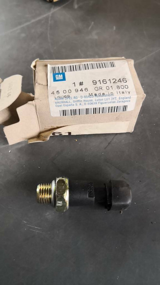 Opel Movano A 2.5 2.8 DTi Öldruckschalter Neu Original GM