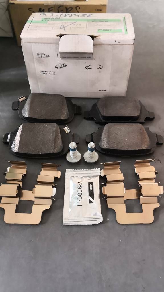 Opel Corsa C Tigra B Satz Bremsklötze Hinten Neu Original GM