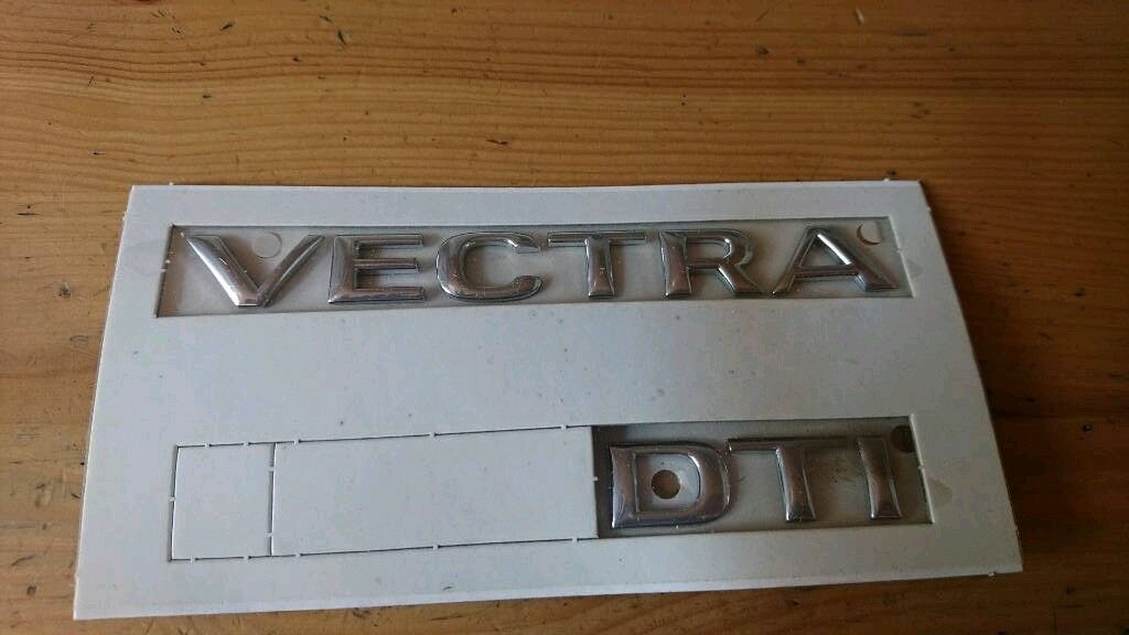 Vectra B Schriftzug "VECTRA DTI" Heckklappe neu original GM