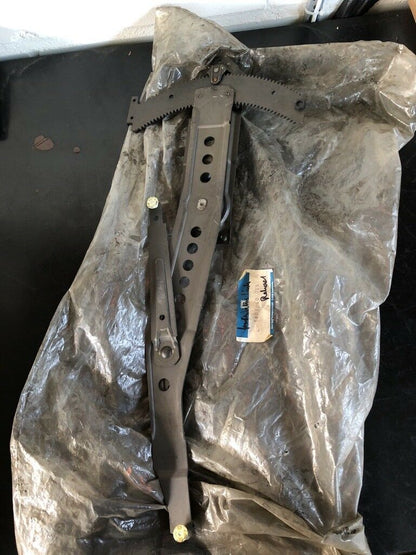Original GM Opel Rekord Fensterheber hinten Links *NEU*