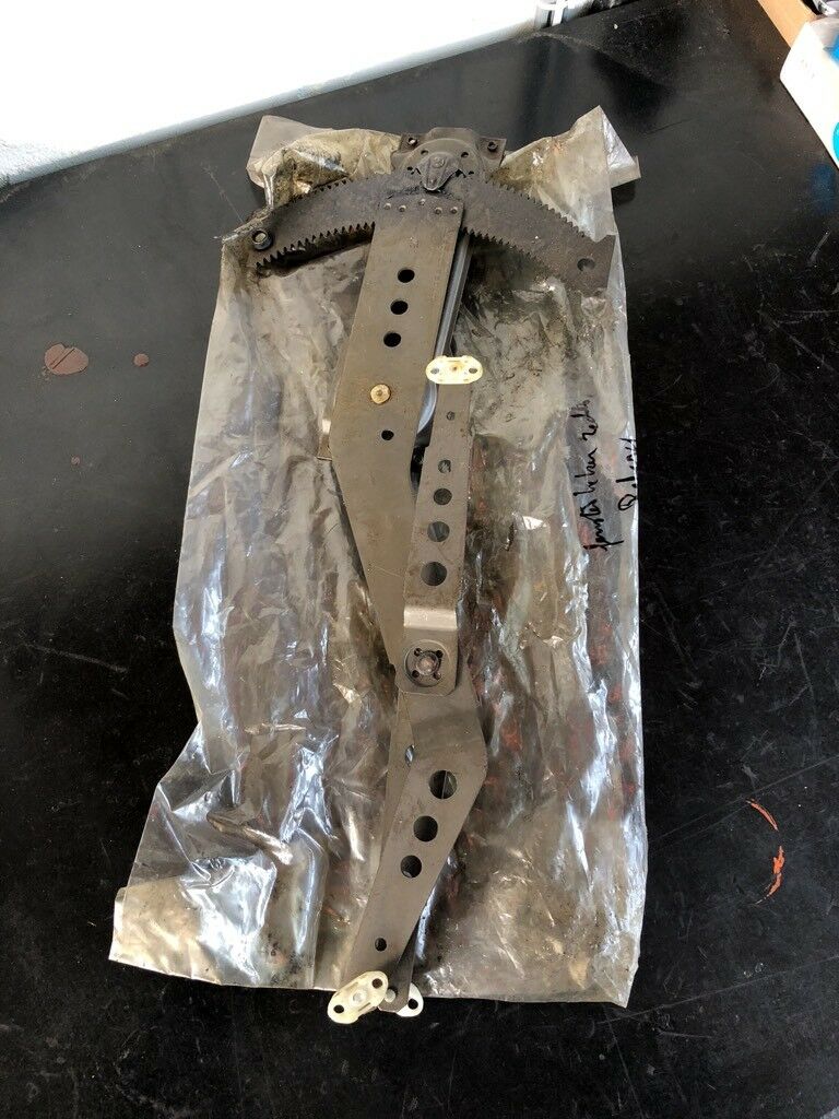 Original GM Opel Rekord Fensterheber Rechts *NEU*